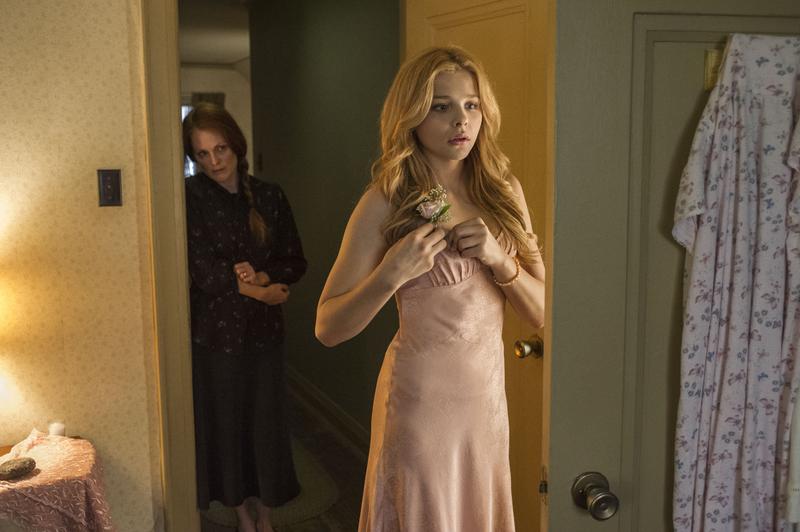 Illustration for article titled Carrie featurette shows off her new batch of powers